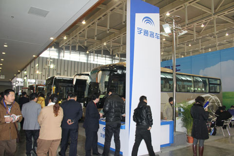 宇通展台人流不断