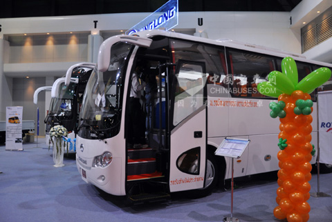 大金龙两款展车亮相泰国