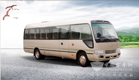 江铃7.7米考斯特