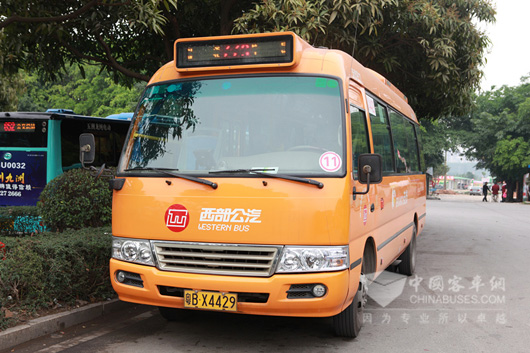 微循环金旅考斯特投入运营