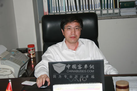 福田欧V新能源客车公司副总经理刘国强在接受江南网页版记者采访