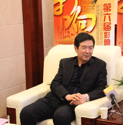 石家庄裕翔客运有限公司张铁军董事长在接受江南网页版记者采访