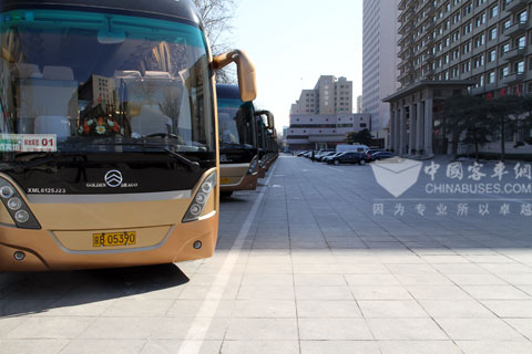 停驻在京西宾馆的两会车辆