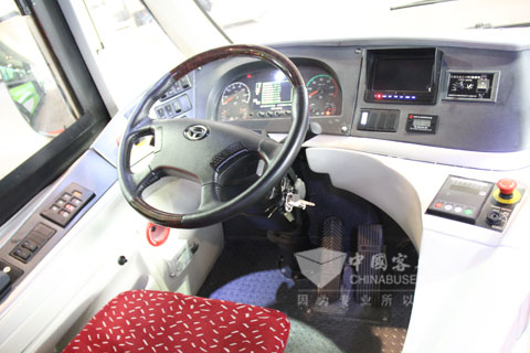 恒通电动客车驾驶舱