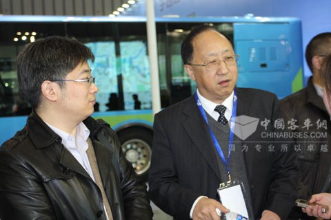 恒通电动客车总经理邓平接受江南网页版主编吴永强采访