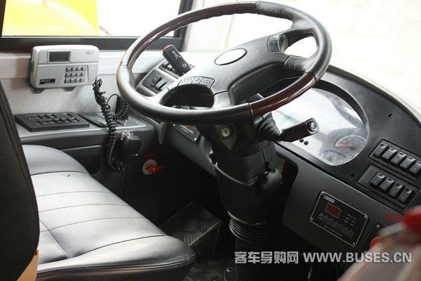 五洲龙FDG6801EVG公交车(纯电动15-24座)