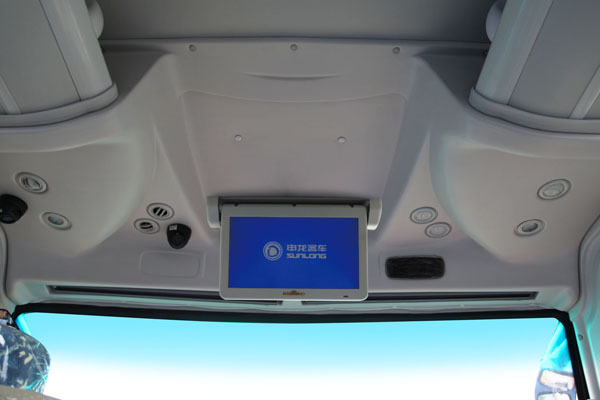申龙SLK6902ALD5客车(柴油国五24-38座)