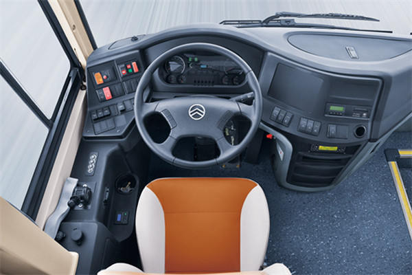 金旅XML6102JEV10客车(纯电动24-52座)