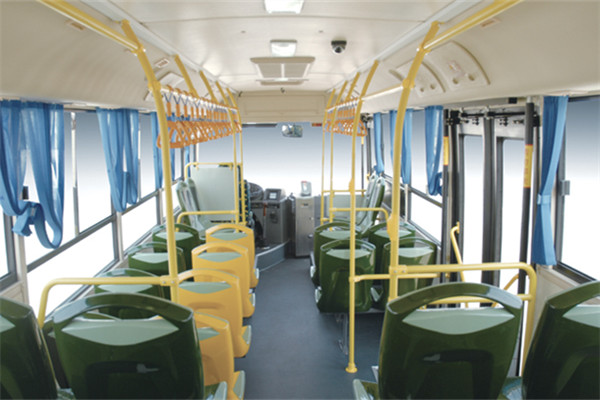 金旅XML6745J25CN公交车(天然气国五10-26座)