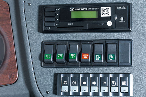 金龙XMQ6820AGD5公交车(柴油国五14-27座)