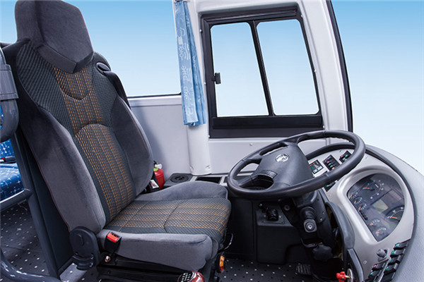 金龙XMQ6101AYD5C客车（柴油国四24-49座）