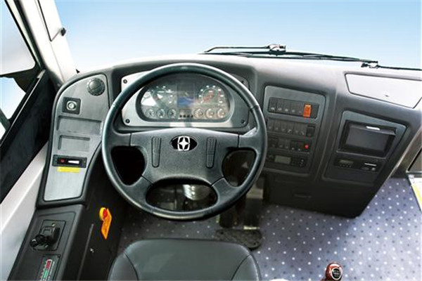 亚星YBL6117HP客车(柴油国五24-48座)