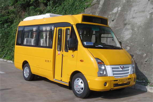 五菱GL6552CQ客车(柴油国五10-17座)