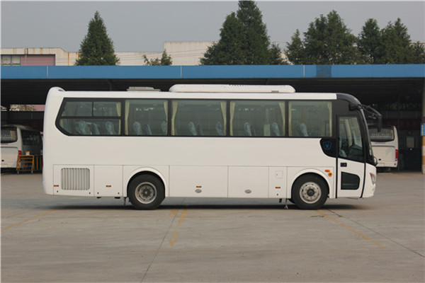 南京金龙NJL6107YA5客车(柴油国五24-55座)