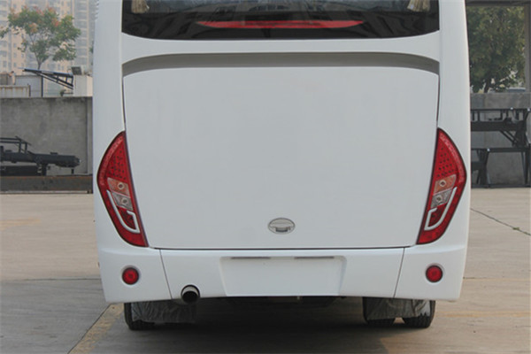 南京金龙NJL6107YA5客车(柴油国五24-55座)