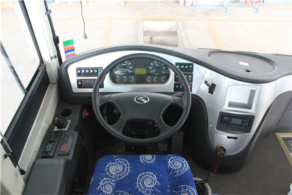 南京金龙NJL6107YA5客车(柴油国五24-55座)