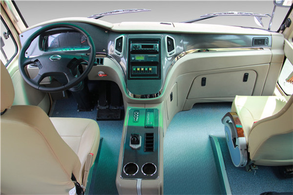 南京金龙NJL6806BEVG1公交车（纯电动10-33座）