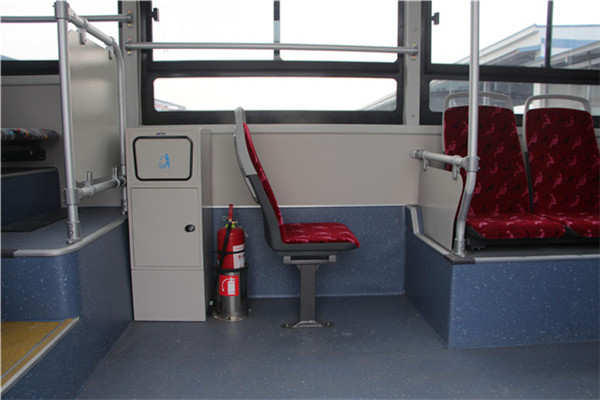 南京金龙NJL6129BEV23公交车（纯电动24-36座）