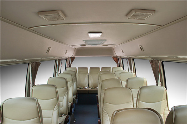 南京金龙NJL6806BEV6客车(纯电动24-31座)