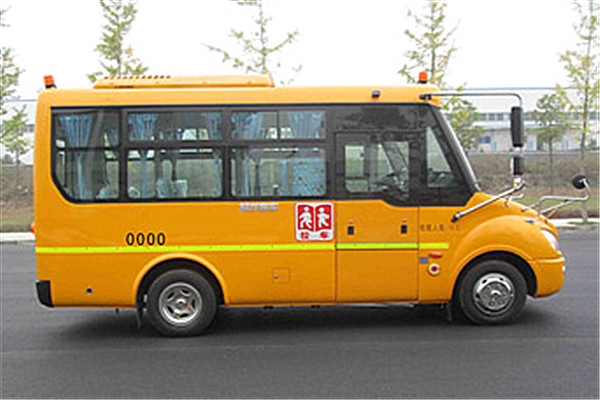 东风超龙EQ6550STV3小学生专用校车(柴油国五10-19座)