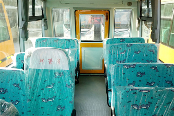 华新HM6570XFD5XN幼儿专用校车（柴油国五10-19座）