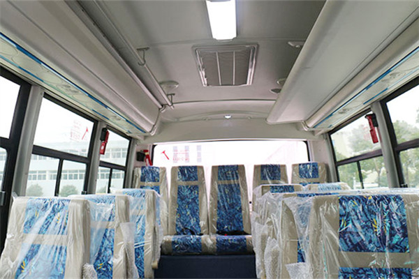 华新HM6690LFD6X客车(柴油国六24-26座)