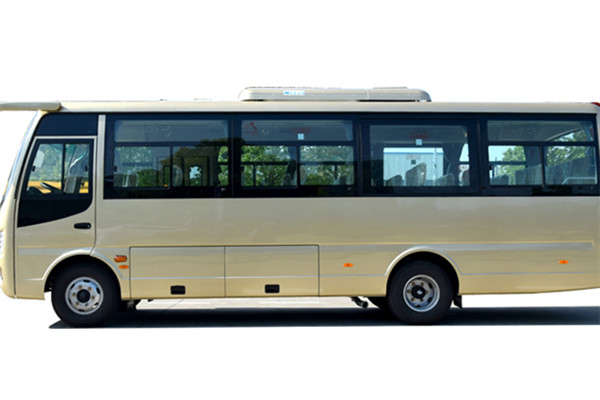 华新HM6768LFD6X客车(柴油国六24-31座)