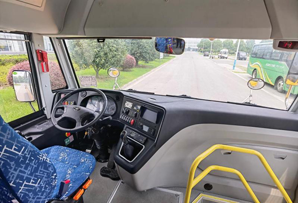 亚星JS6111XCE新一代校车(柴油24-56座)