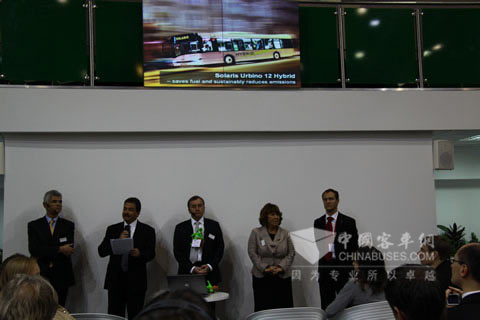 2009欧洲客车博览会上年度新闻活动,企业管理者与大众见个面,沟通交流